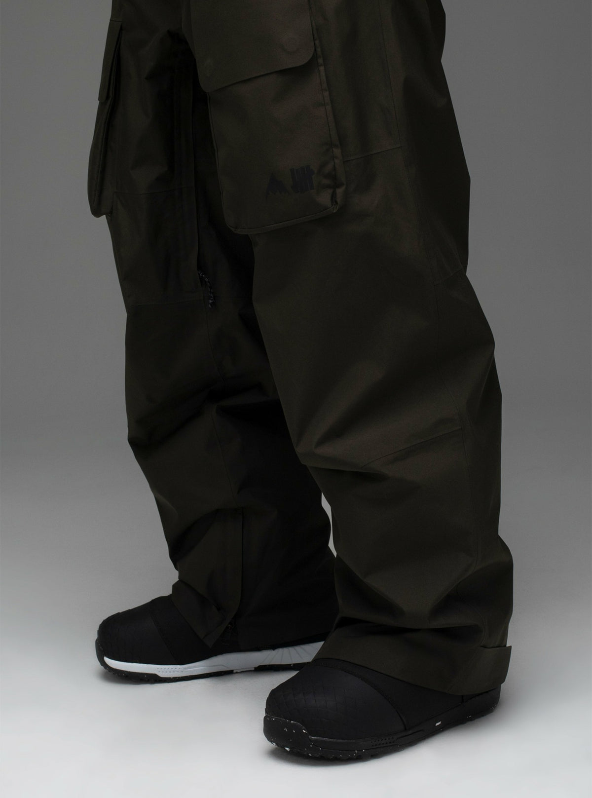 Burton x Undefeated 2L GORE-TEX Bib Pants 2026 - Burton